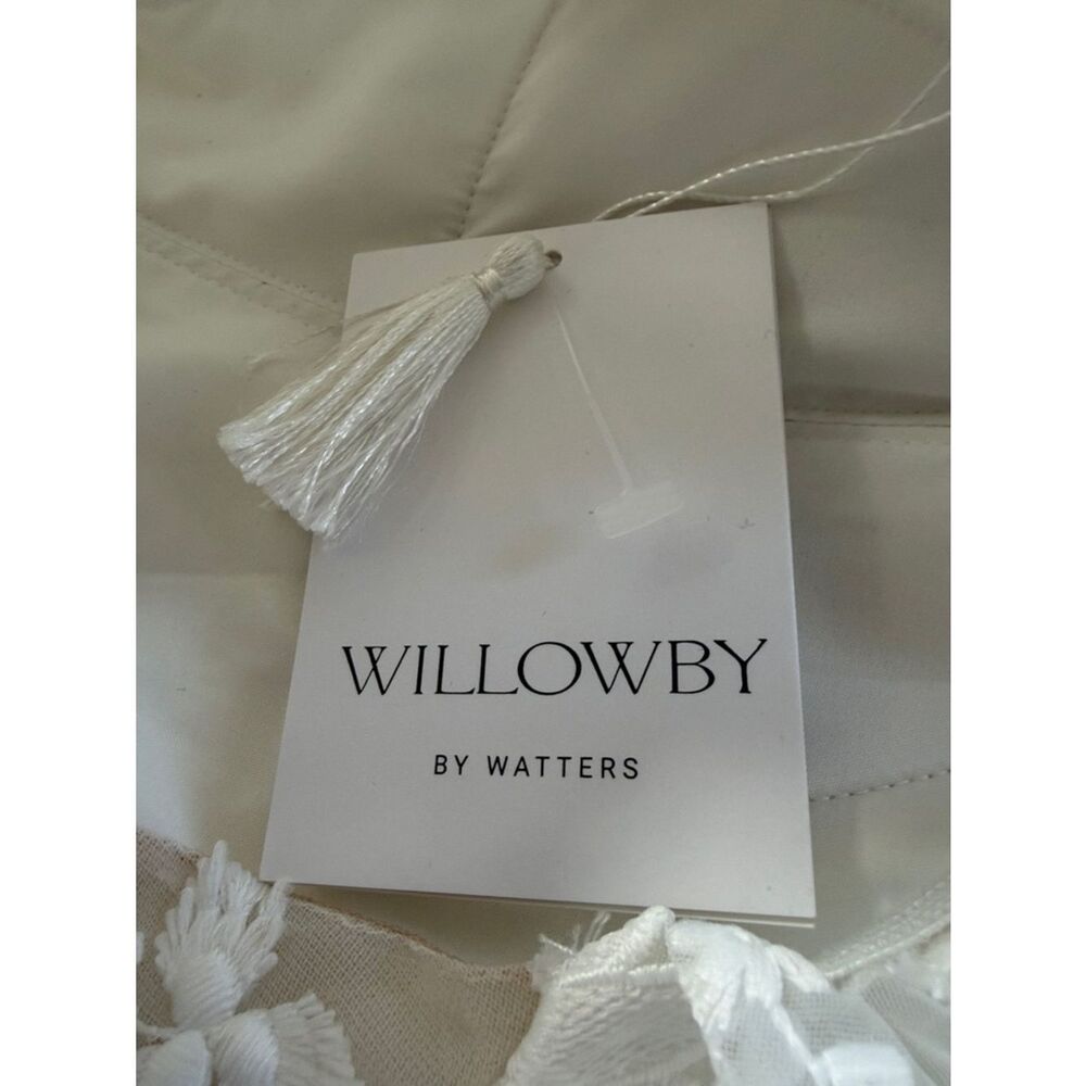 Willowby by Watters Lilia Puff-Sleeve Lace Empire Wedding Gown - Picture 6 of 10